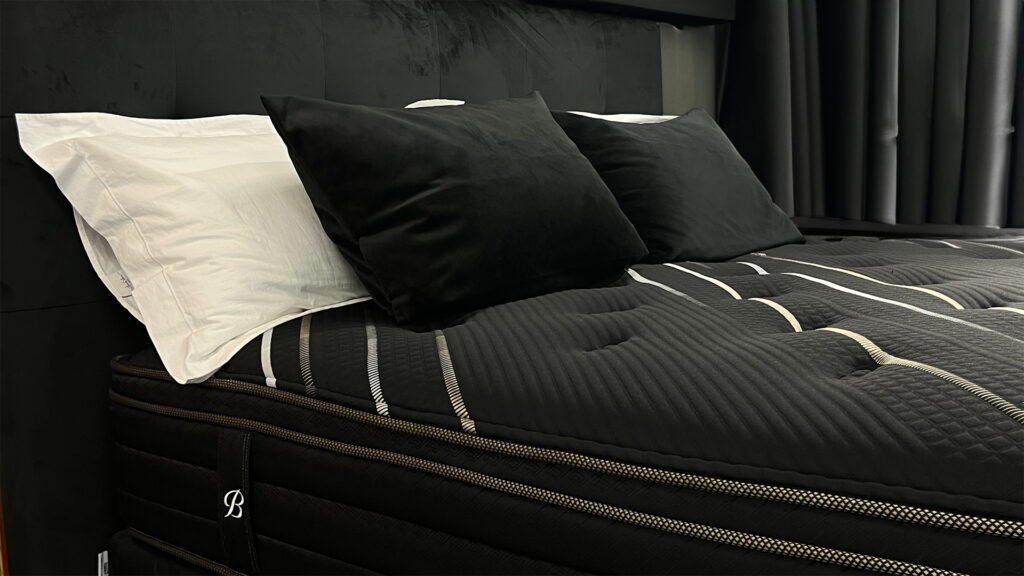 Matelas Beautyrest Black en exposition